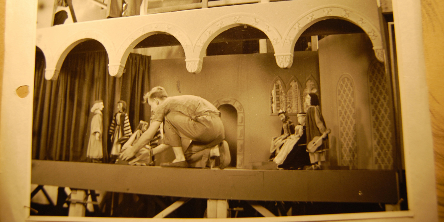 I perform, I build / L’atelier, la scène